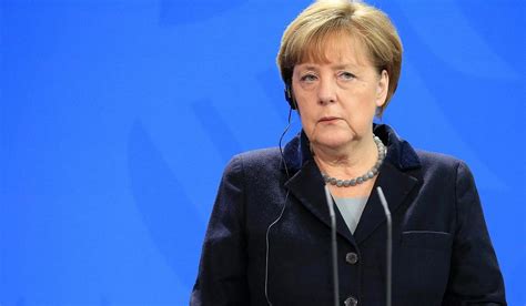 M­e­r­k­e­l­­d­e­n­ ­S­u­ç­a­ ­K­a­r­ı­ş­a­n­ ­G­ö­ç­m­e­n­l­e­r­e­ ­S­ı­n­ı­r­ ­D­ı­ş­ı­ ­H­a­m­l­e­s­i­